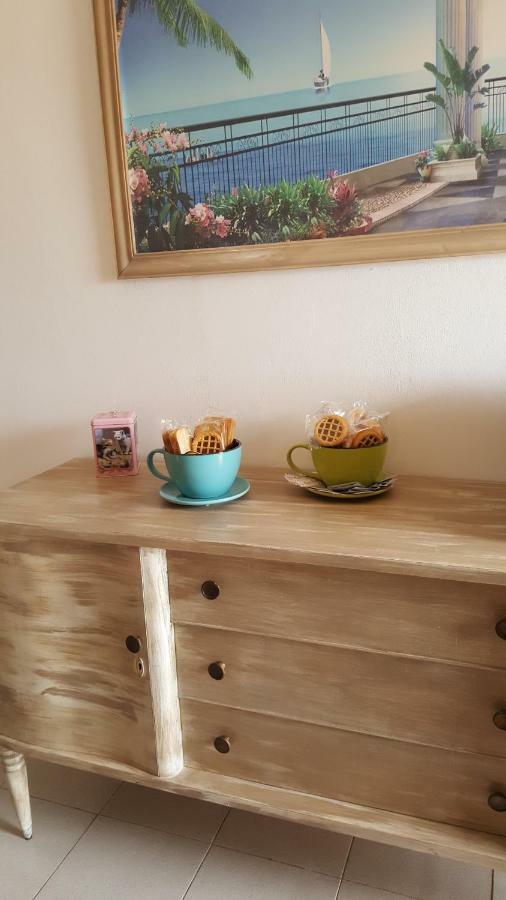 באדזי B&B Le Peonie מראה חיצוני תמונה