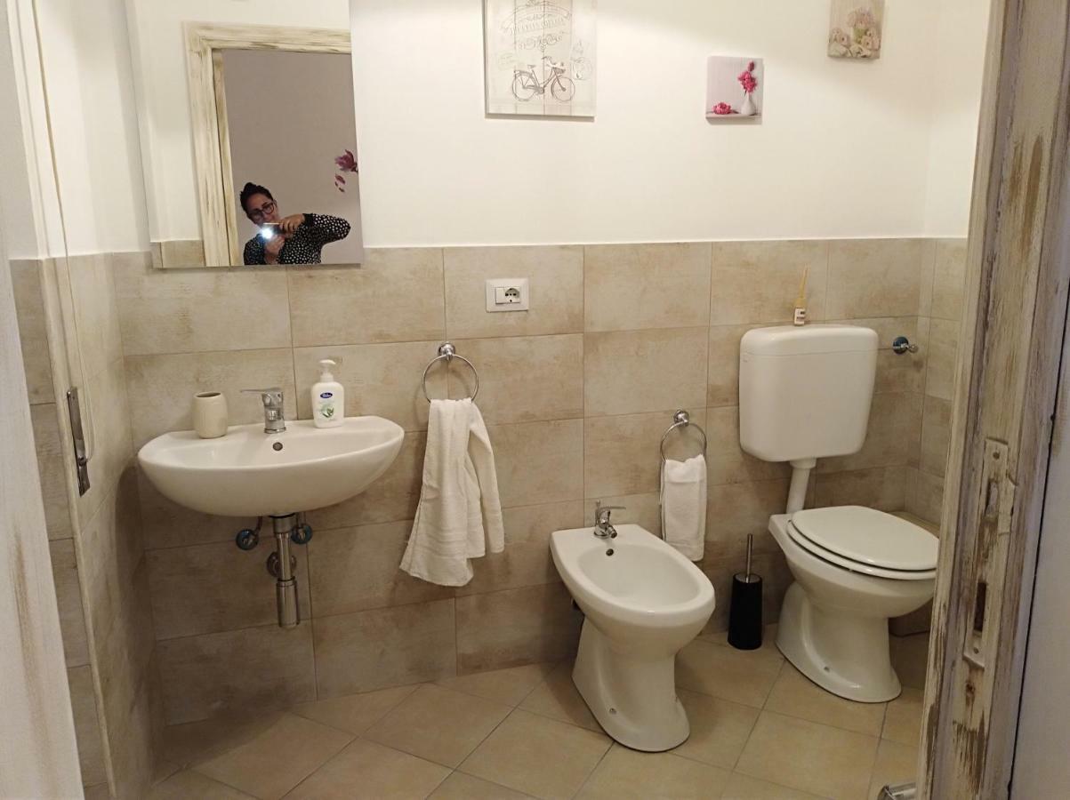 באדזי B&B Le Peonie מראה חיצוני תמונה